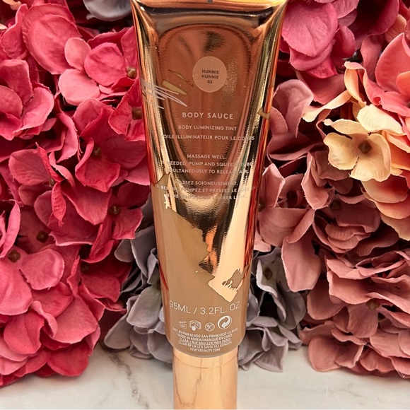 Fenty Beauty Body Sauce Body Luminizing Tint in Hunnie Hunnie - Picture 7 of 9